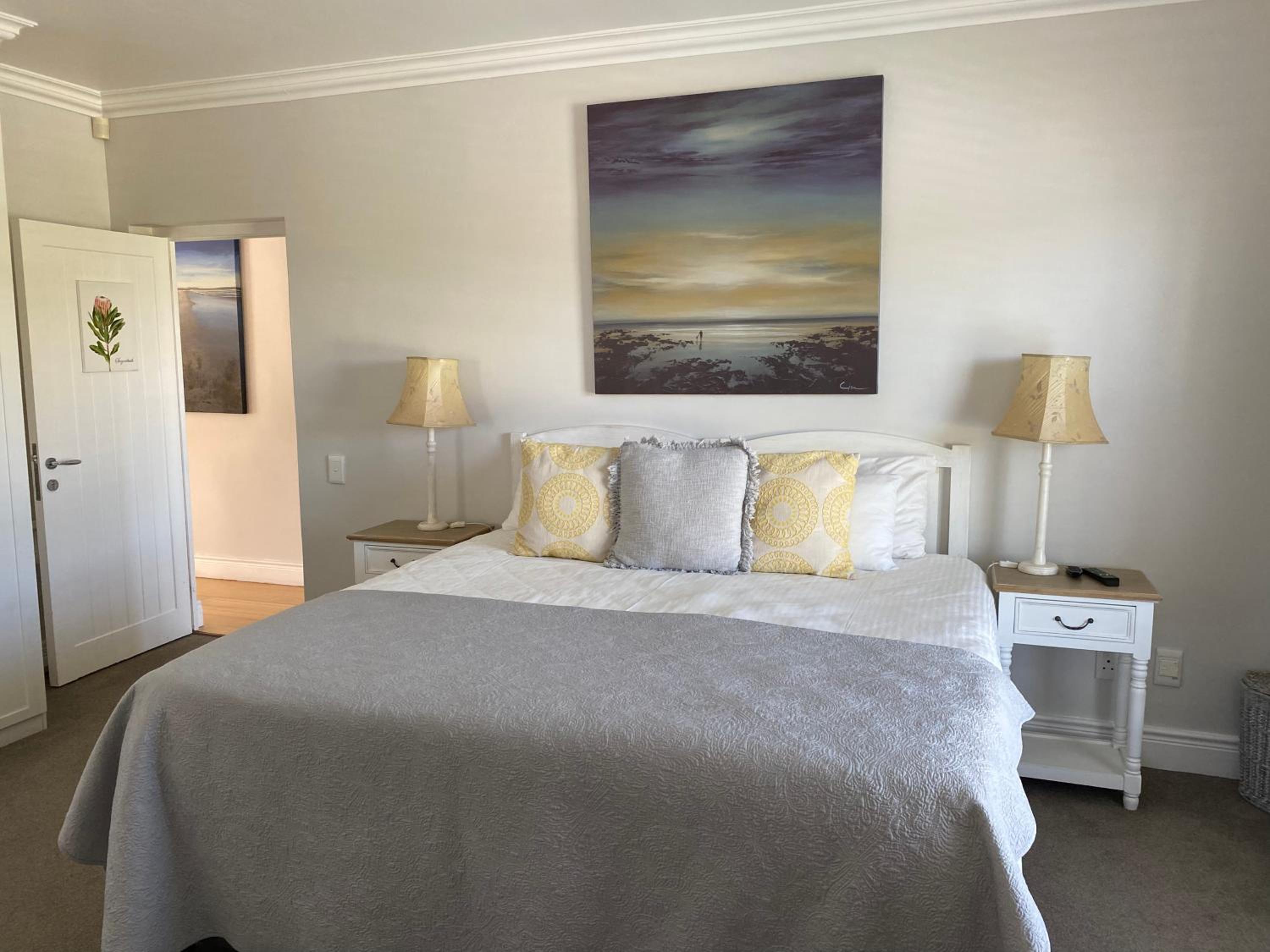 Hermanus Vacations - Shore's Edge Luxury Oceanfront Home - Property Image 14