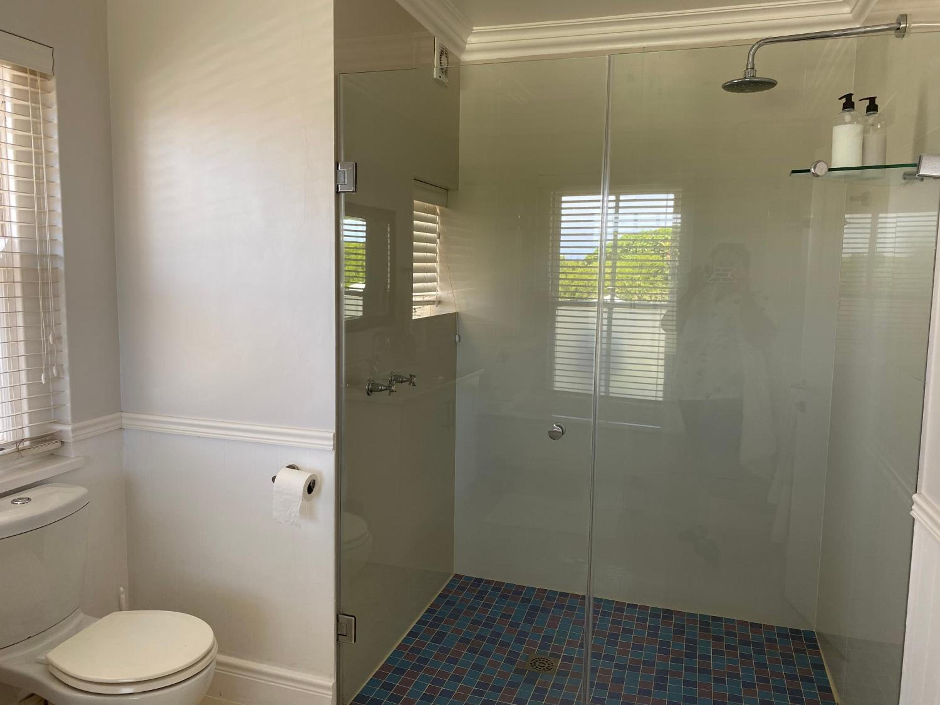 Hermanus Vacations - Shore's Edge Luxury Oceanfront Home - Property Image 4