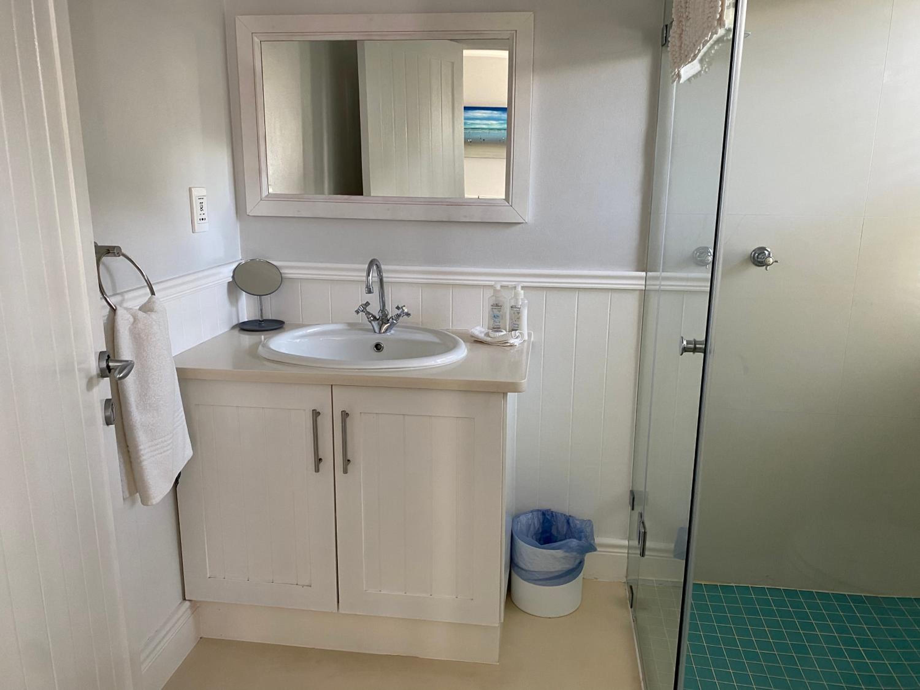 Hermanus Vacations - Shore's Edge Luxury Oceanfront Home - Property Image 46