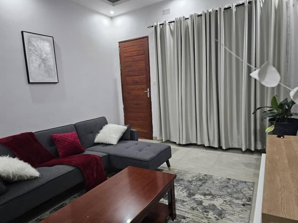 Grananda Villas - Antigua Road view 3