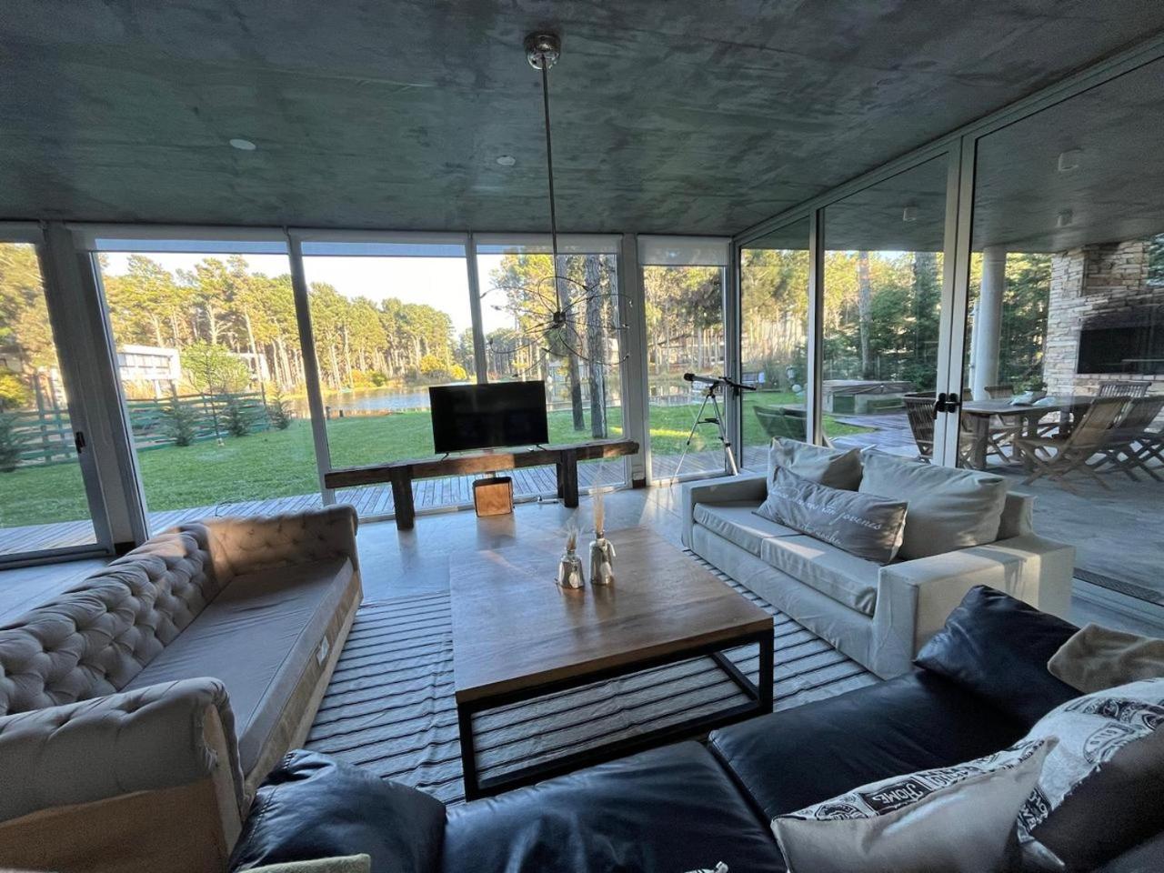 Alq Casa 8 pax con pileta a la Laguna-Villarobles