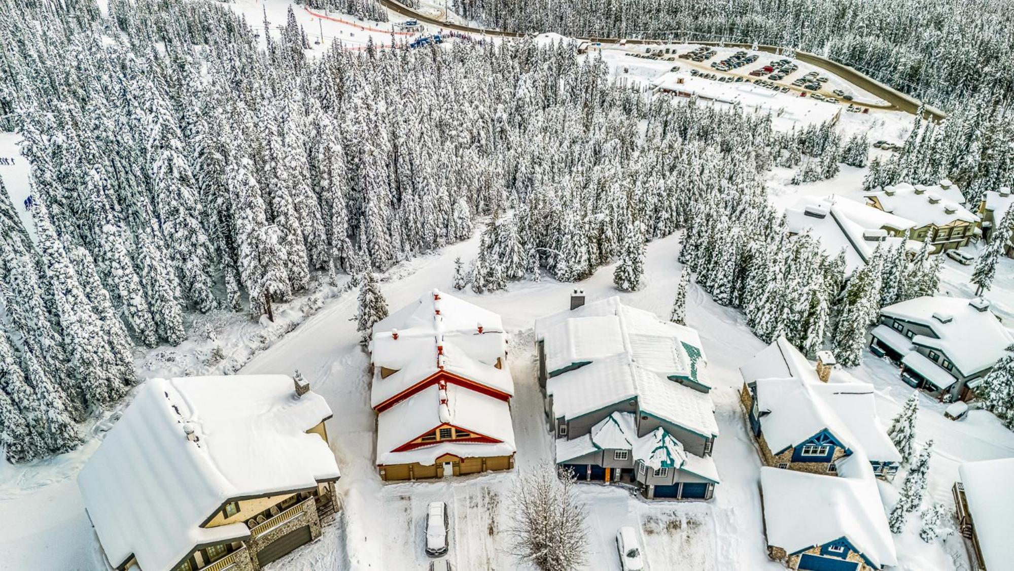 Fresh Tracks Retreat - Ski In Out Mtn View & Private Hot Tub