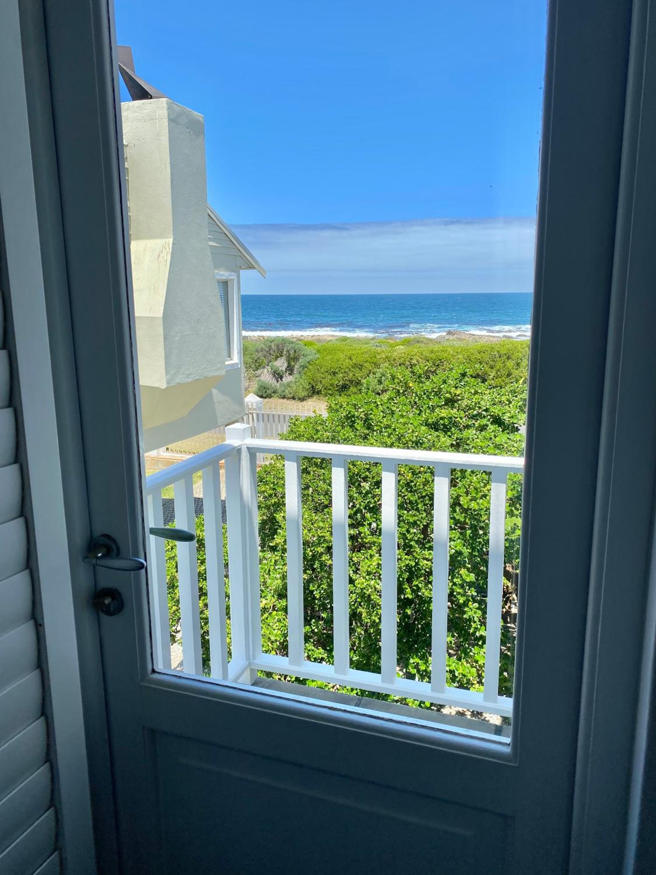 Hermanus Vacations - Shore's Edge Luxury Oceanfront Home - Property Image 39