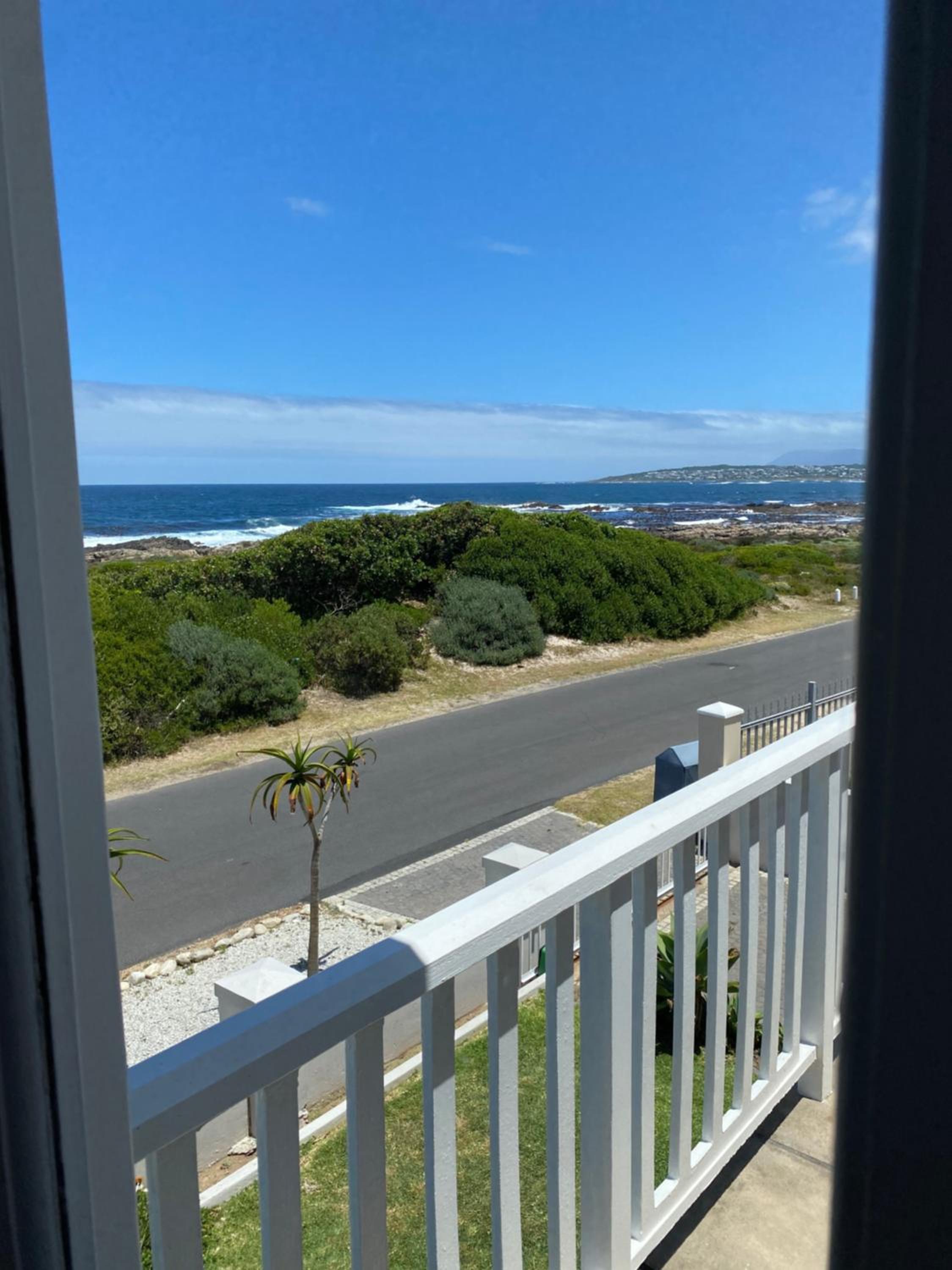 Hermanus Vacations - Shore's Edge Luxury Oceanfront Home - Property Image 29
