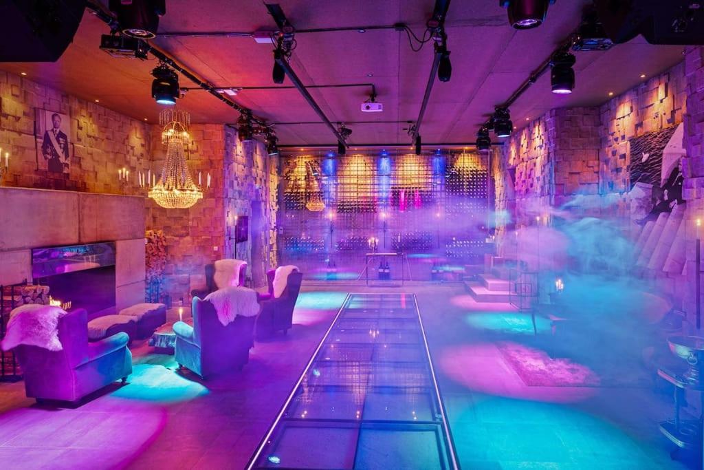 lounge