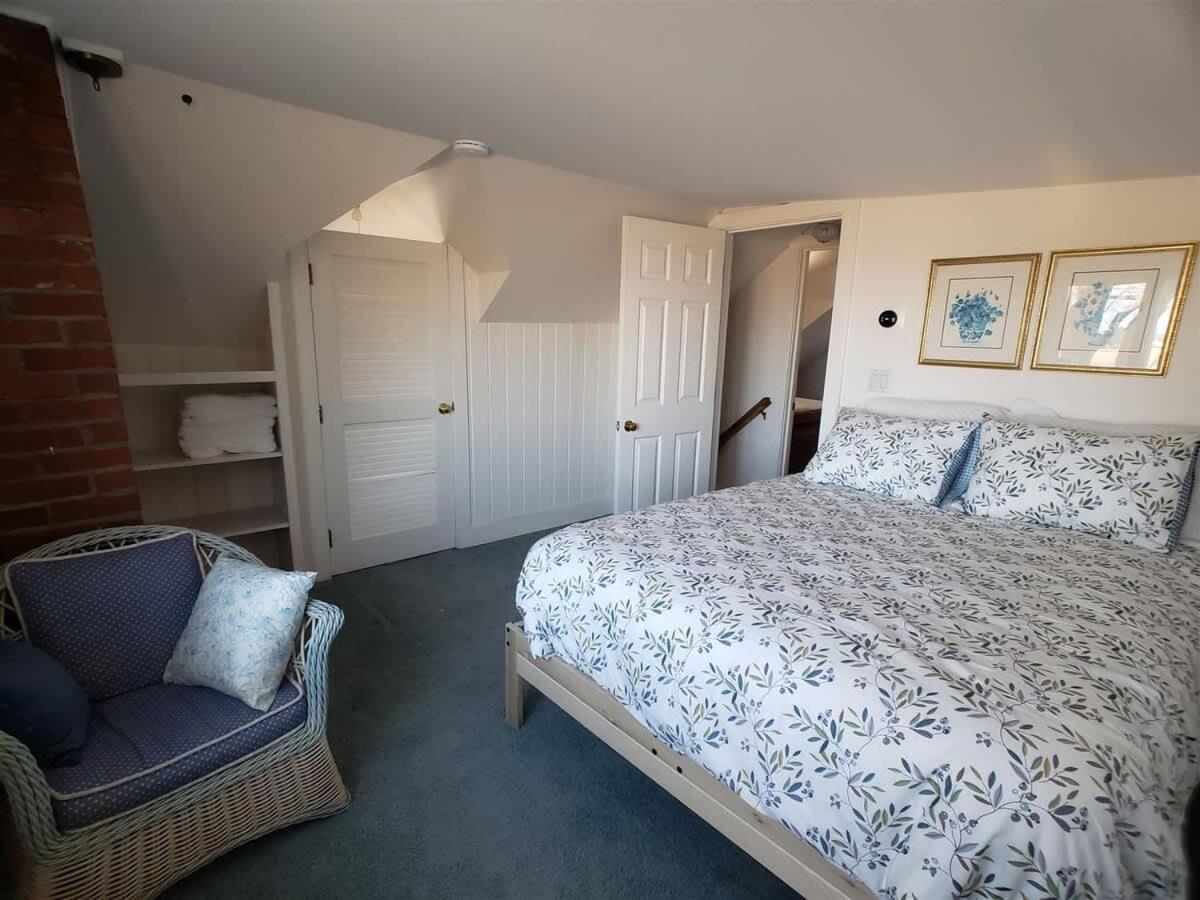 Bayview- 4Bedroom Footbridge Beach Family Home with Hot Tub! - Property Image 9