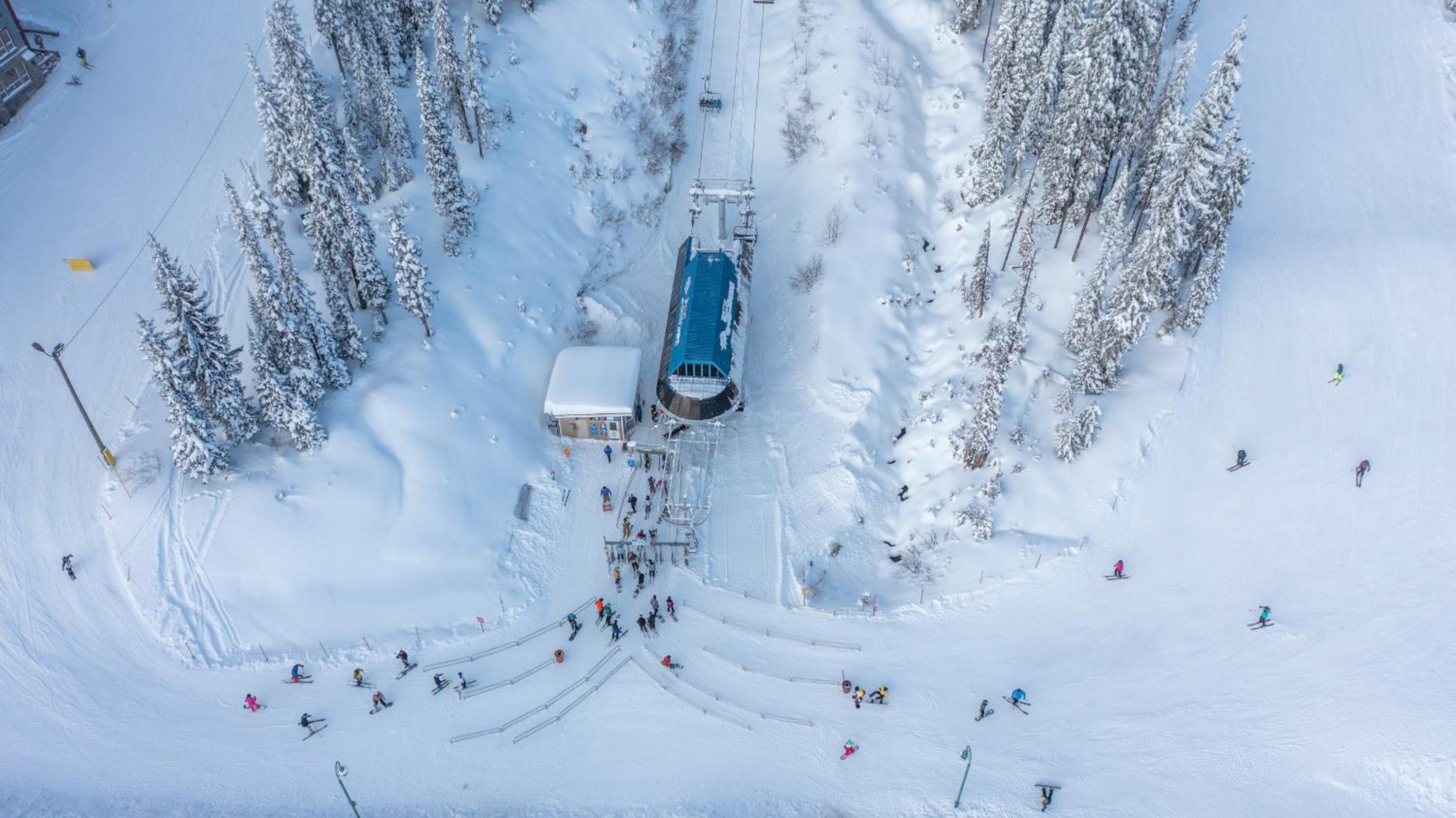 Fresh Tracks Retreat - Ski In Out Mtn View & Private Hot Tub