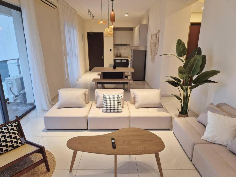 Modern Seaview & City Skyline 3 Rooms 6 Pax