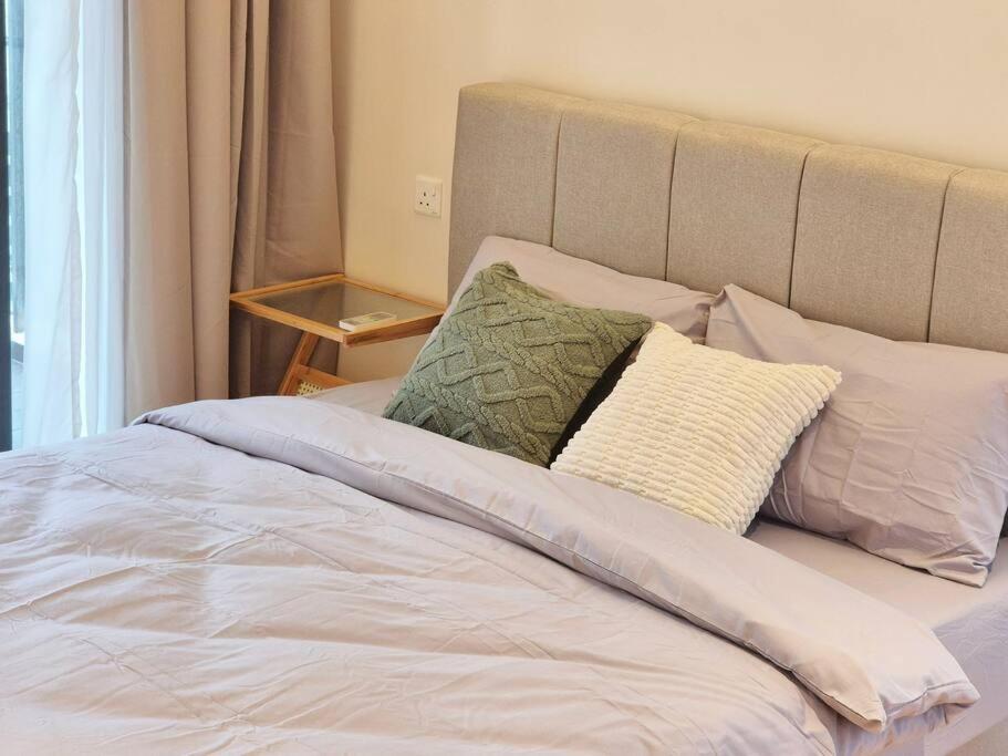 Modern Seaview & City Skyline 3 Rooms 6 Pax