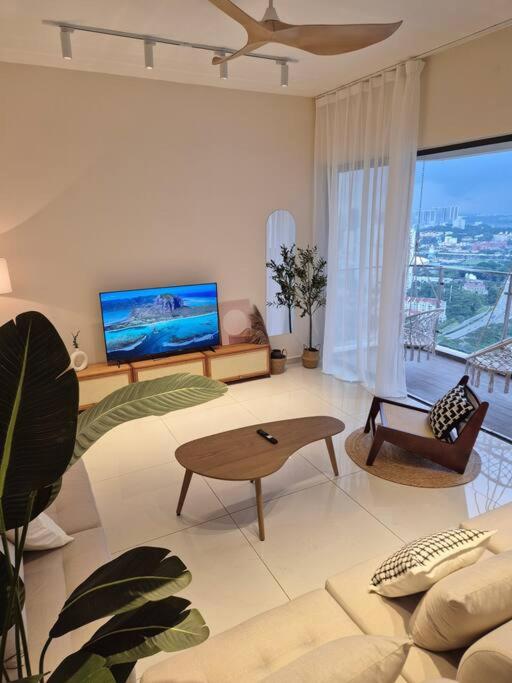 Modern Seaview & City Skyline 3 Rooms 6 Pax