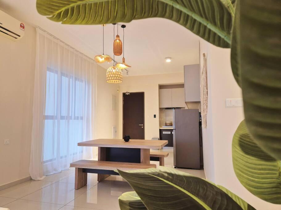 Modern Seaview & City Skyline 3 Rooms 6 Pax