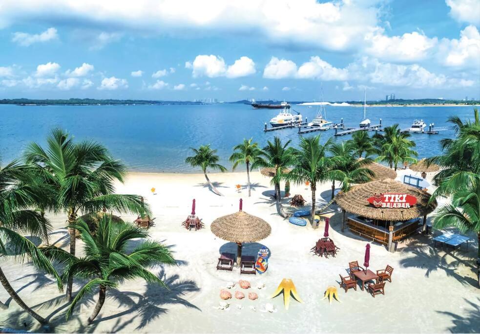 Modern Seaview & City Skyline 3 Rooms 6 Pax