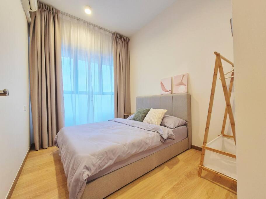 Modern Seaview & City Skyline 3 Rooms 6 Pax