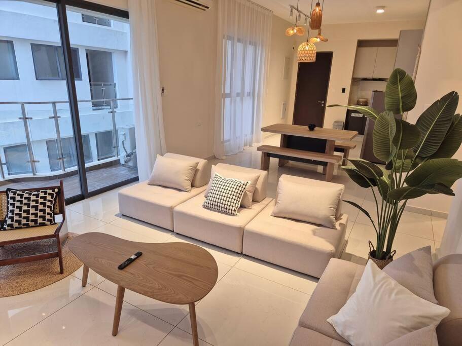 Modern Seaview & City Skyline 3 Rooms 6 Pax