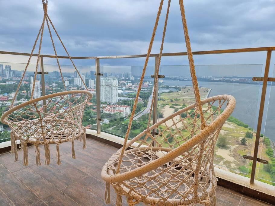Modern Seaview & City Skyline 3 Rooms 6 Pax