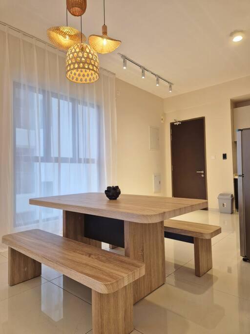 Modern Seaview & City Skyline 3 Rooms 6 Pax