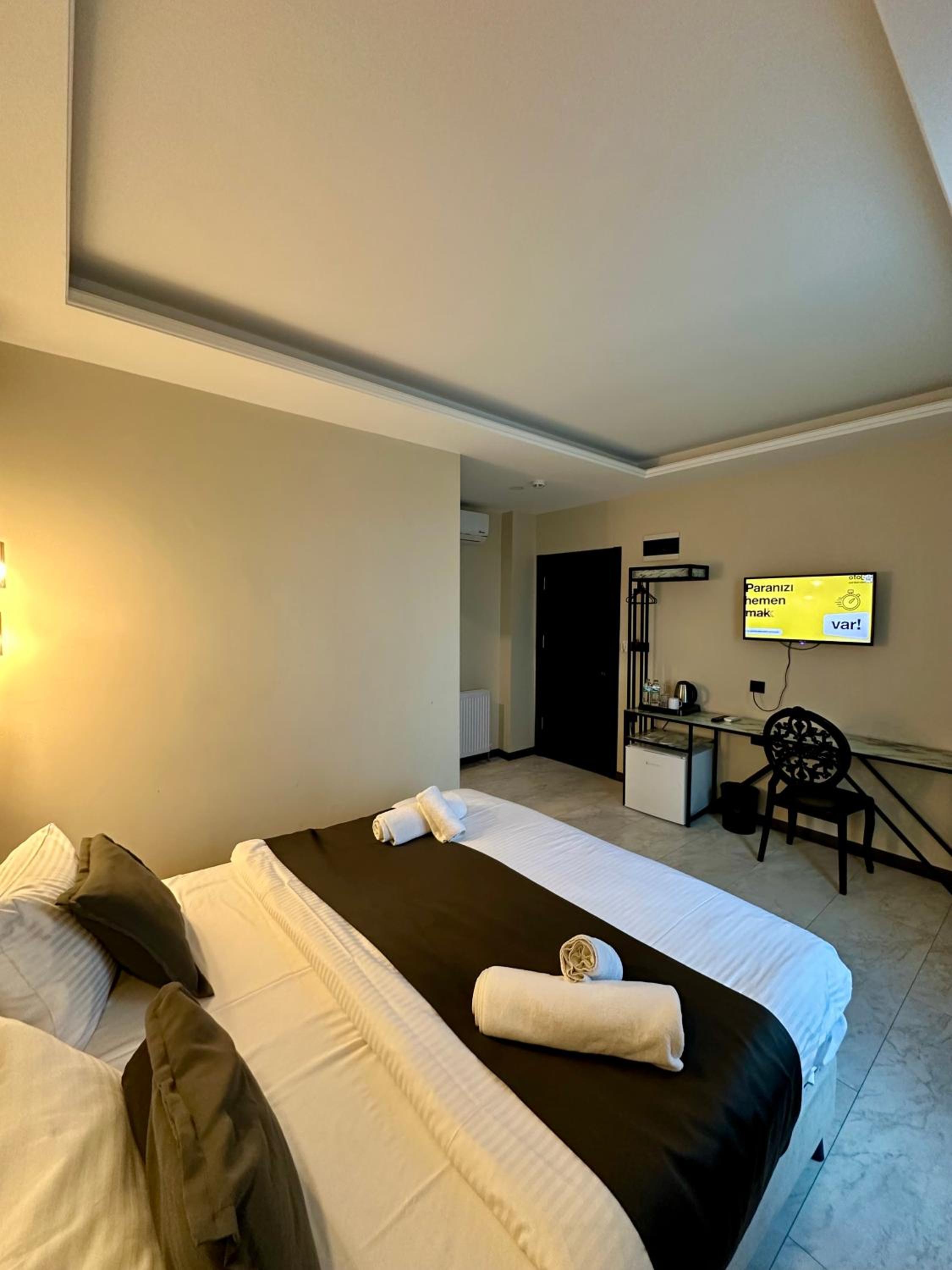 D Twins Airport Hotel view 3