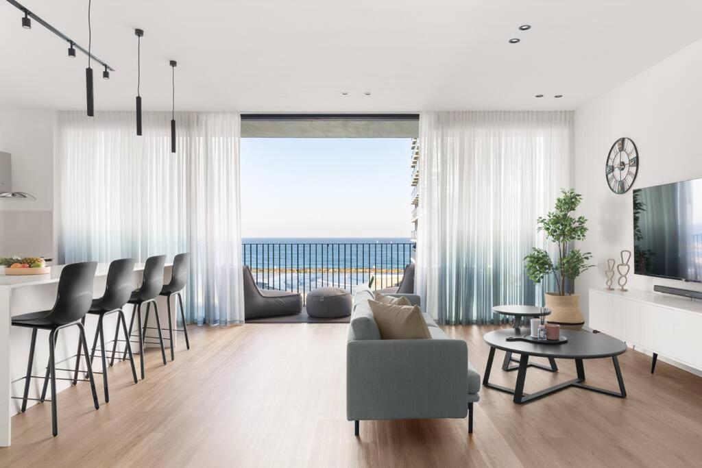 Luxury 2BD Beach Apartment 525