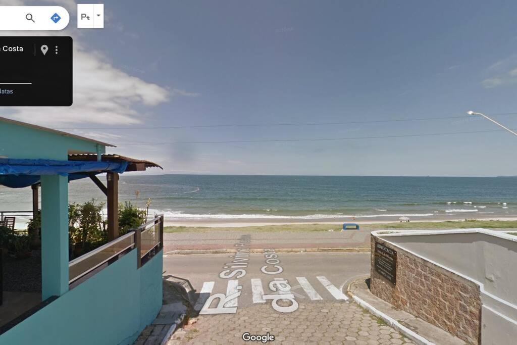 Confortável casa à Beira Mar