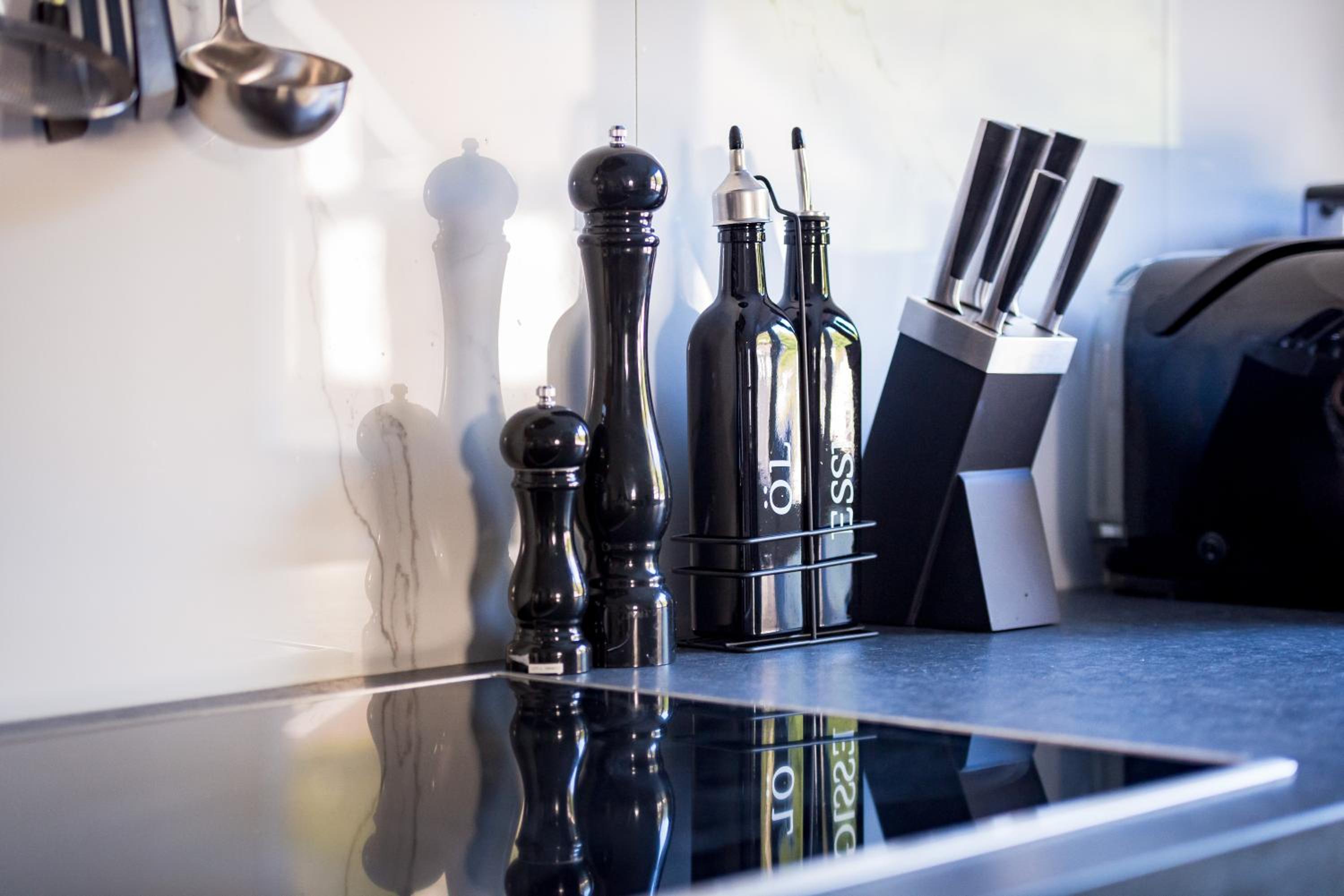 Stilvolle Apartments mit Kamin - Schlossblick und großer Terrasse 2-4 Zimmer 50-140qm - nahe A1 und Schloss Burg - Köln