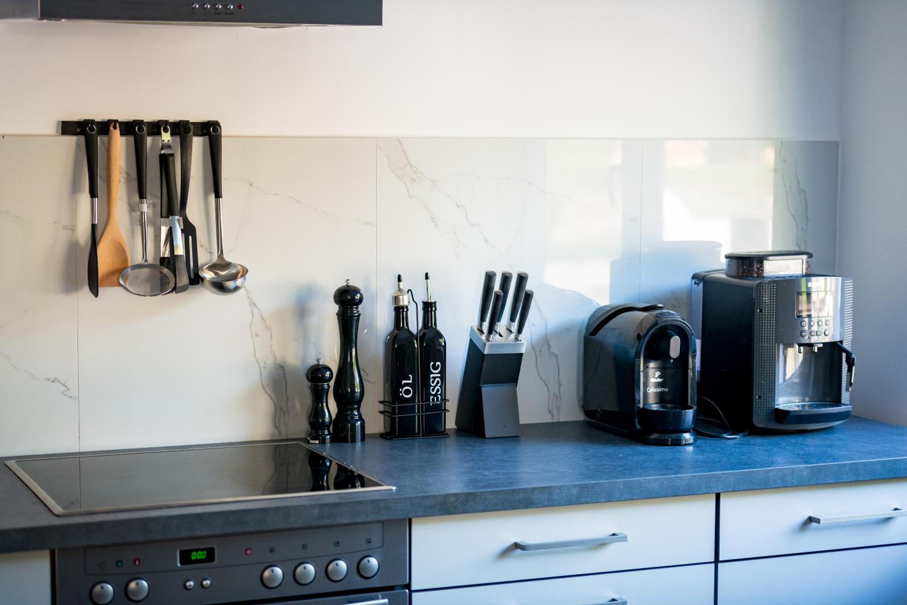 Stilvolle Apartments mit Kamin - Schlossblick und großer Terrasse 2-4 Zimmer 50-140qm - nahe A1 und Schloss Burg - Köln