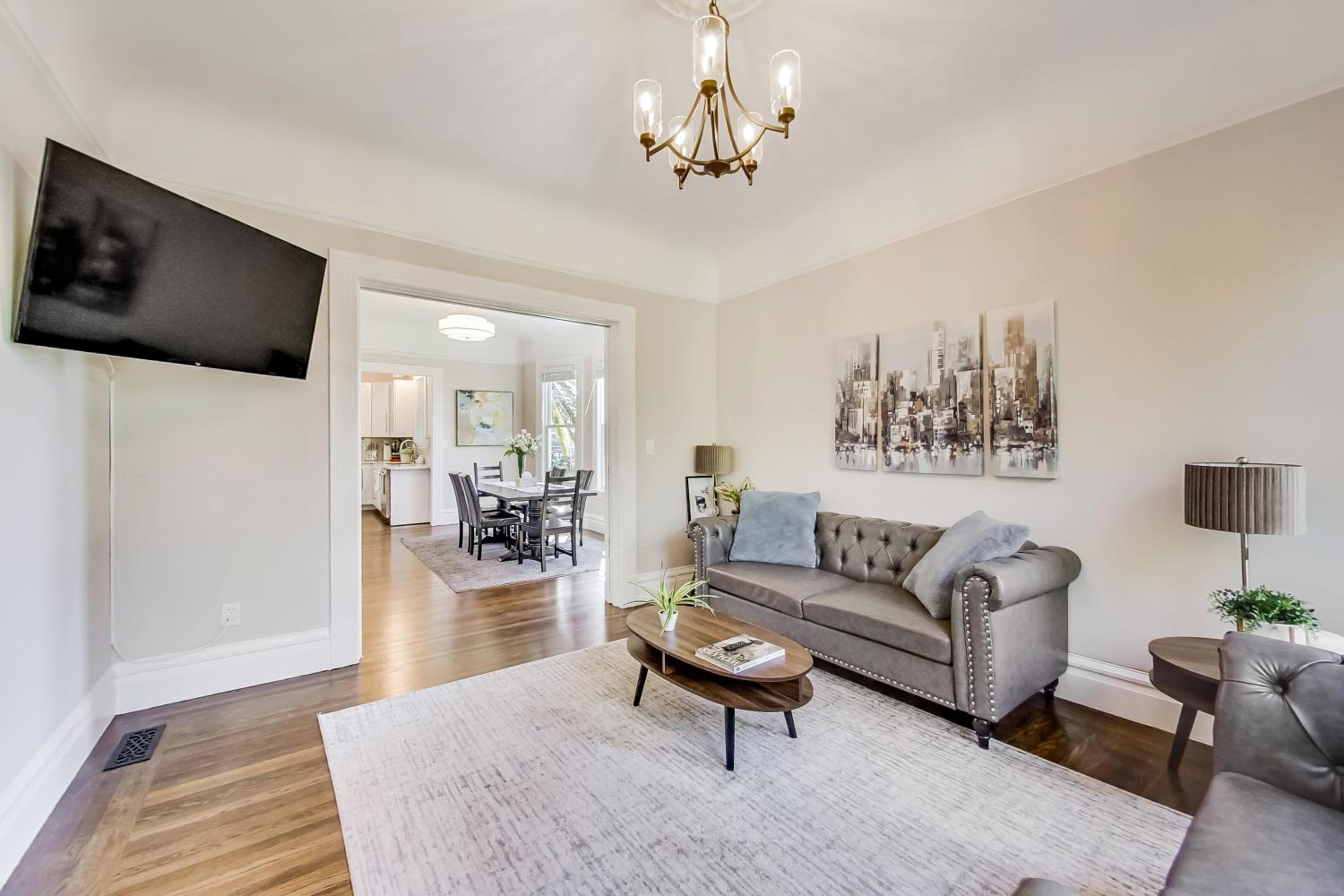 4BR4BA Hidden Gem WD Parking view 2