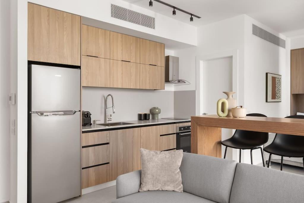 Luxury Studio Beach Flat 107 view 3