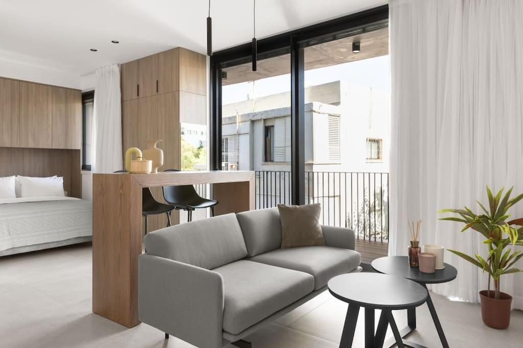 Luxury Studio Beach Flat 107 view 5