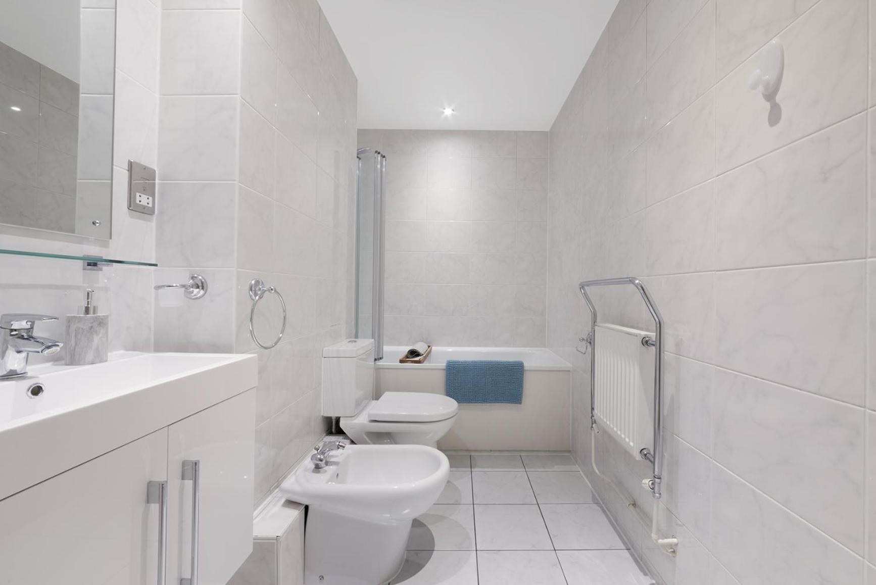Farringdon Penthouse Spacious 3 Bedroom 2 Bath