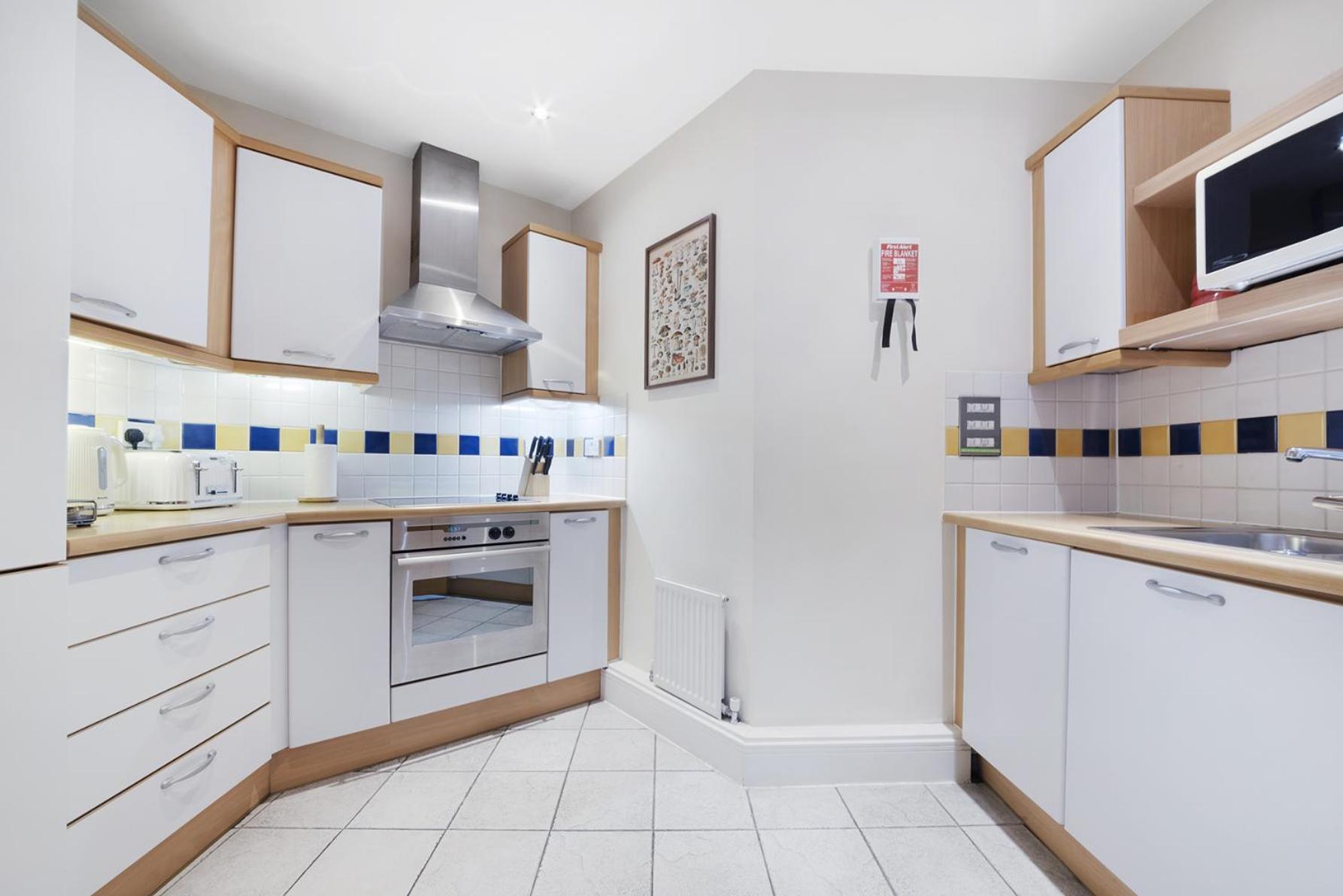 Farringdon Penthouse Spacious 3 Bedroom 2 Bath