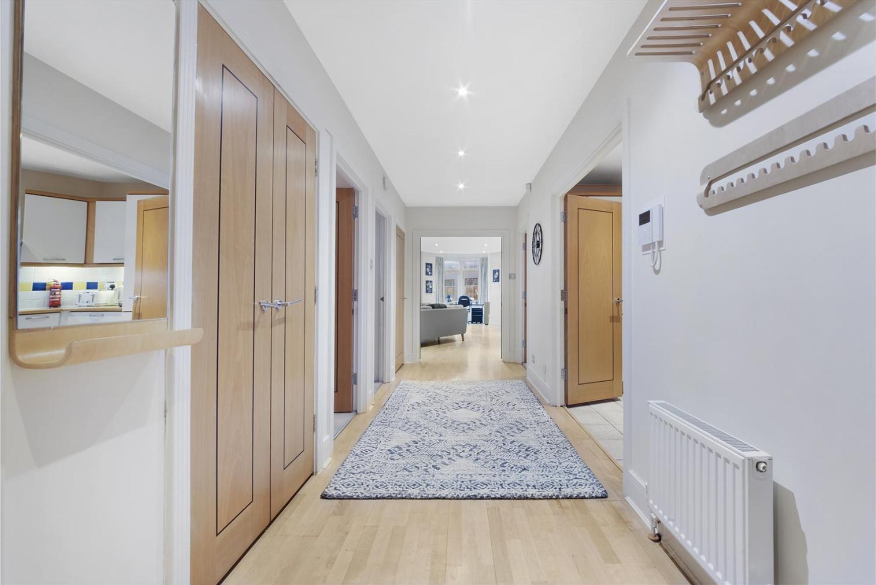 Farringdon Penthouse Spacious 3 Bedroom 2 Bath