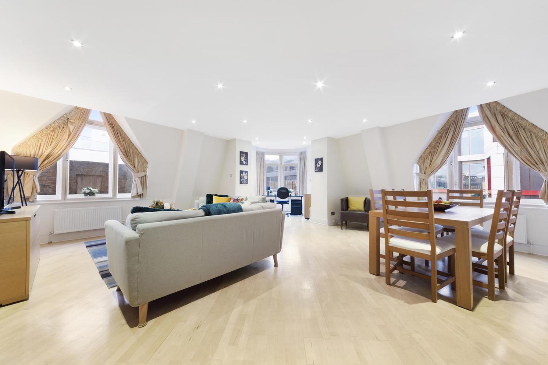 Farringdon Penthouse Spacious 3 Bedroom 2 Bath
