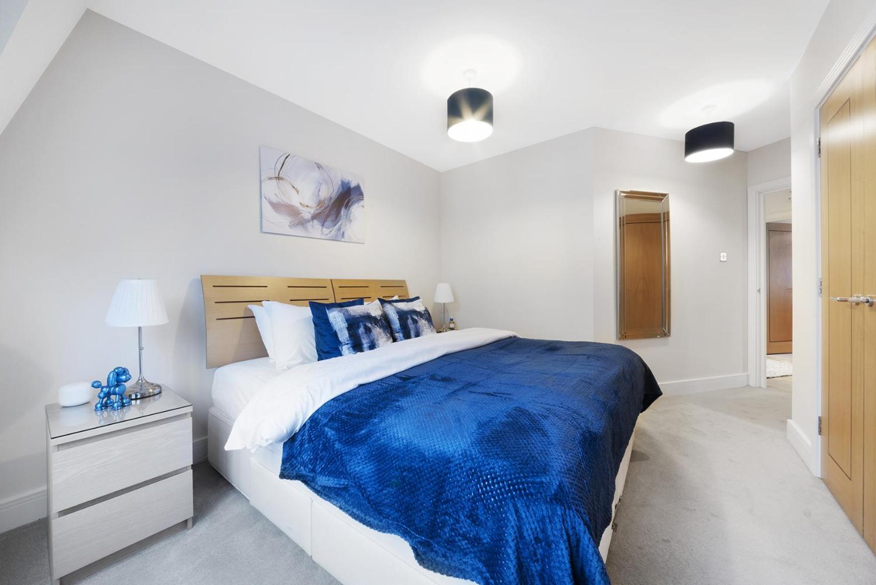 Farringdon Penthouse Spacious 3 Bedroom 2 Bath