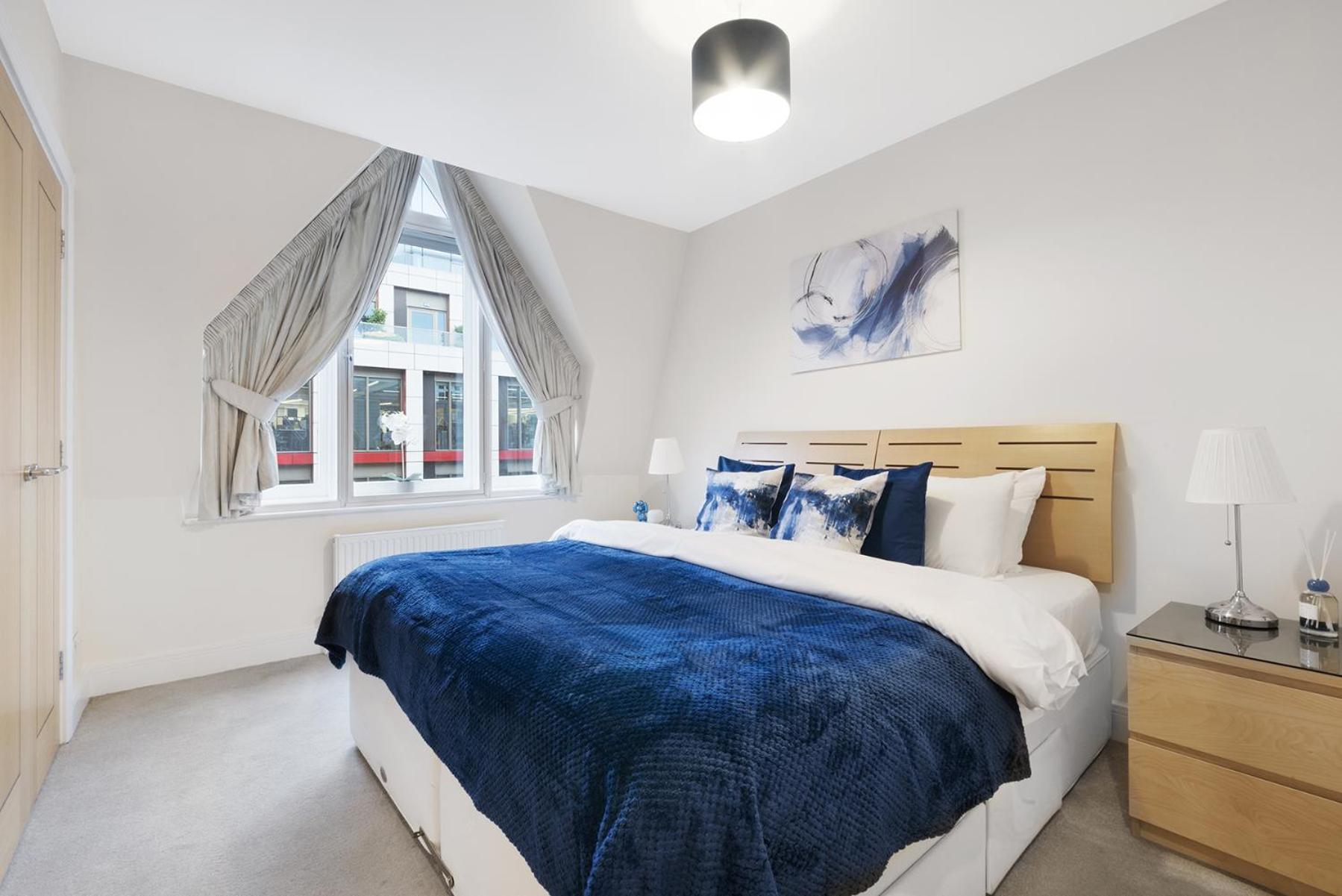 Farringdon Penthouse Spacious 3 Bedroom 2 Bath