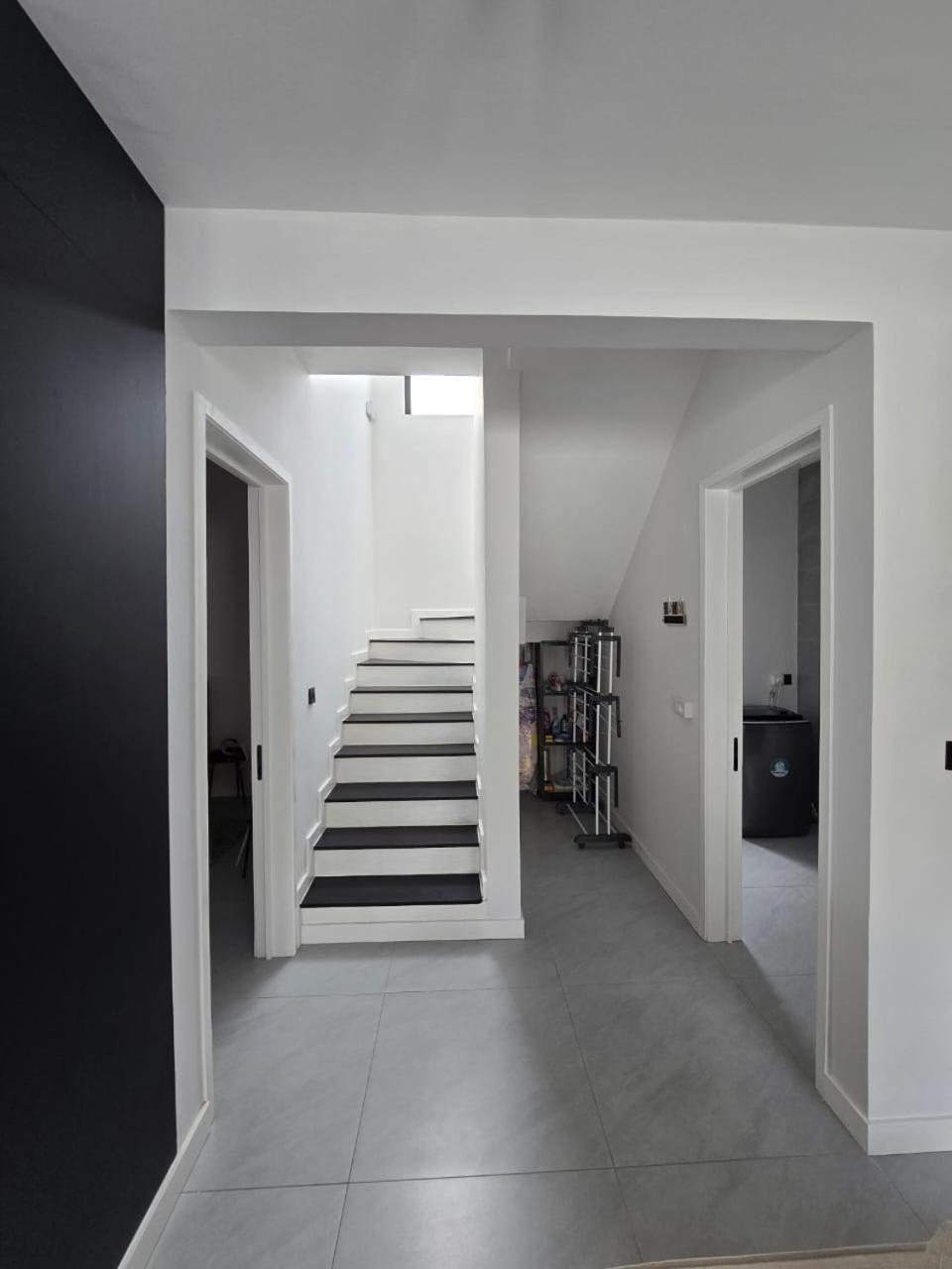 Private Accommodation Nino No 1