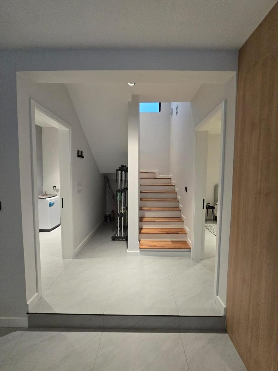 Private Accommodation Nino No 1