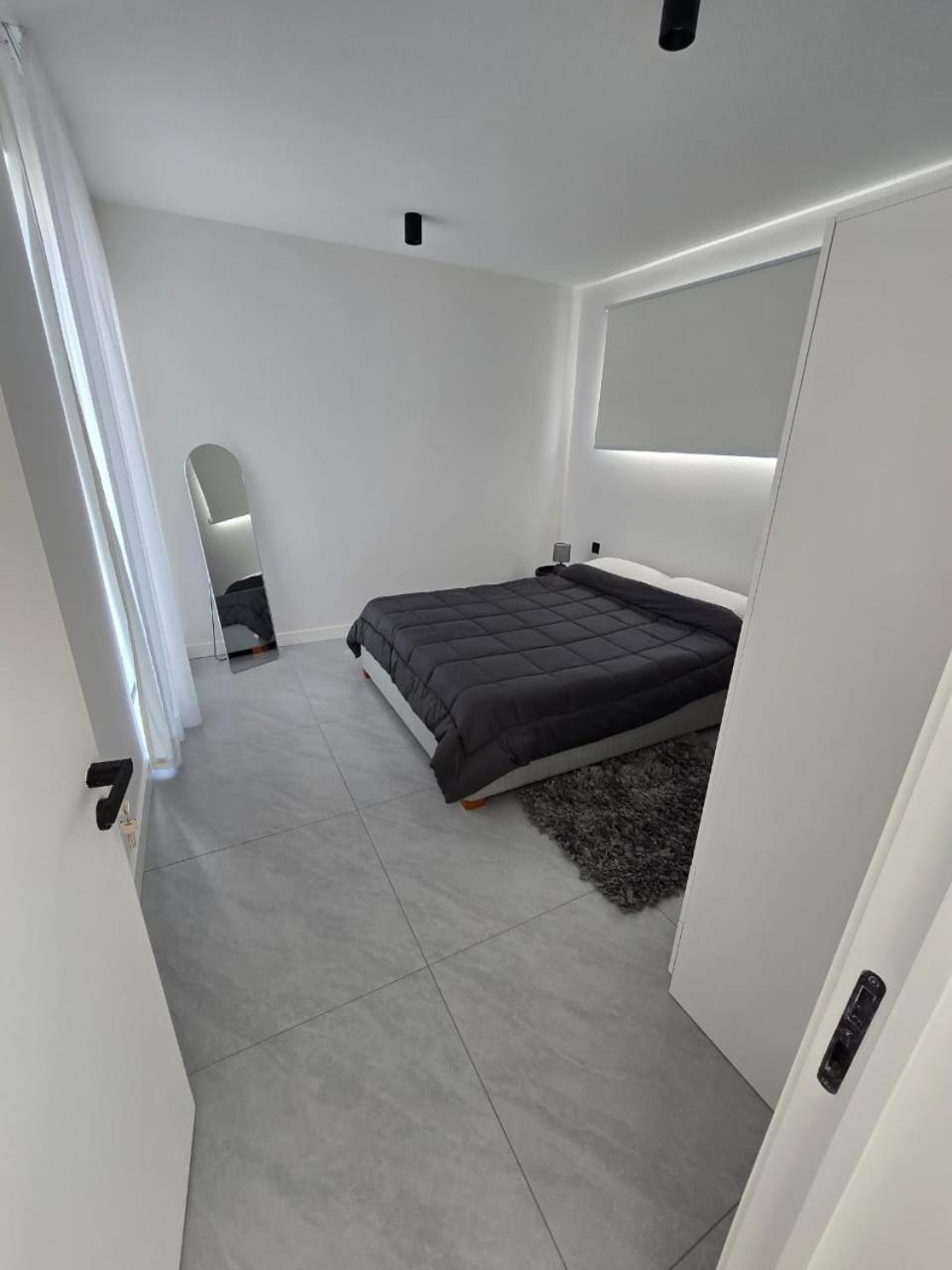 Private Accommodation Nino No 1