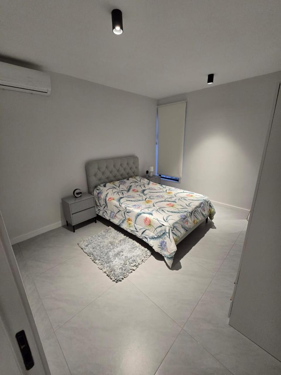 Private Accommodation Nino No 1