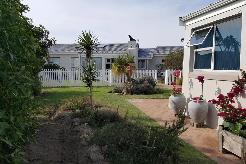 Cob Cottage Langebaan view 3