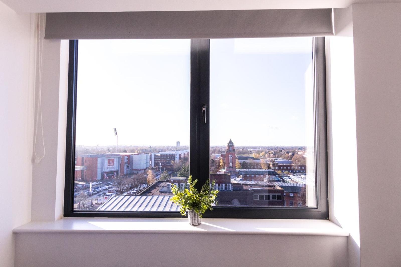 Stylish Studio Apt overlooking Old Trafford photo 4