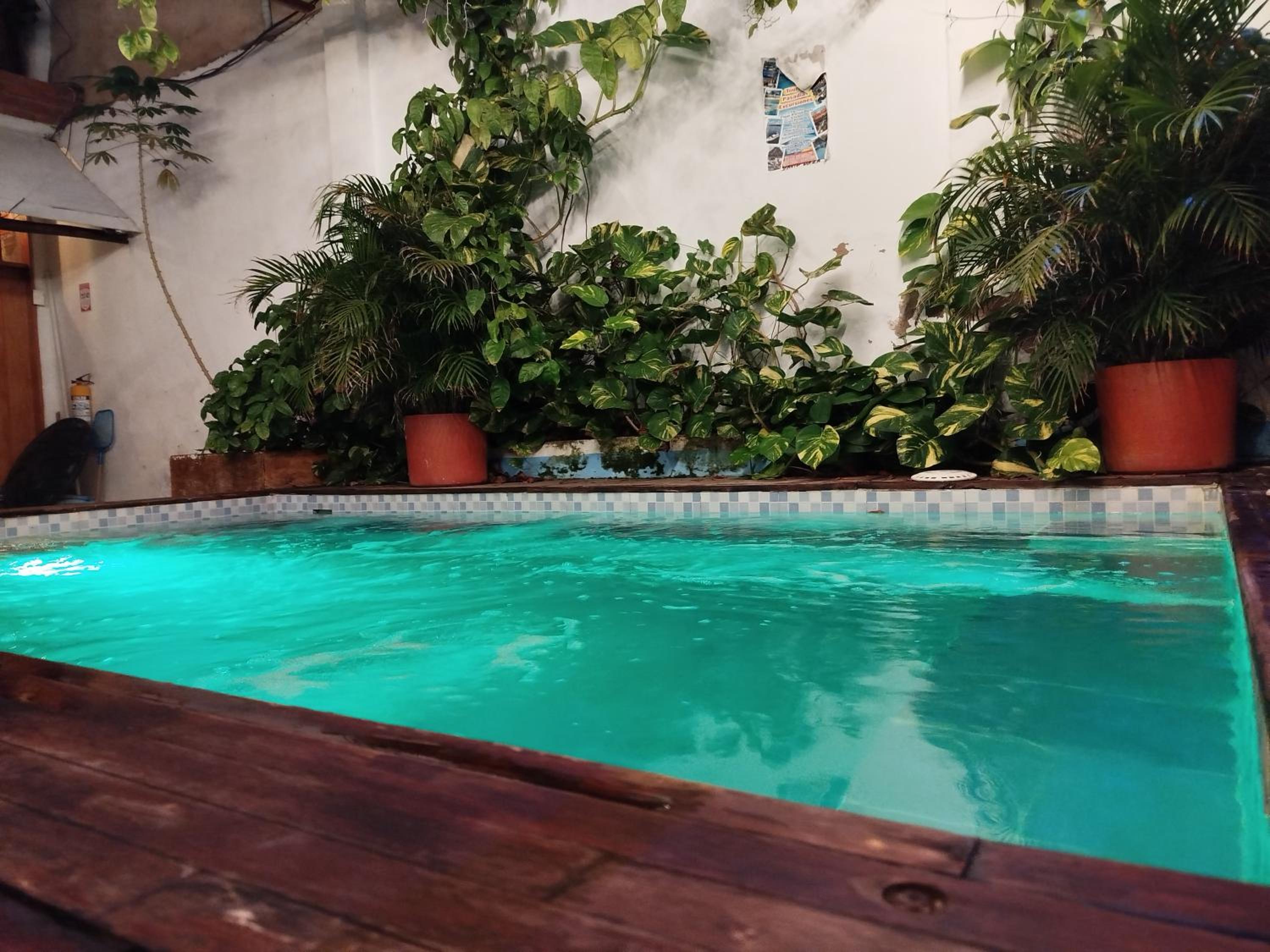 HABITACION HASTA PARA 4 PERSONAS CON AIRE ACONDICIONADO Y WIfI