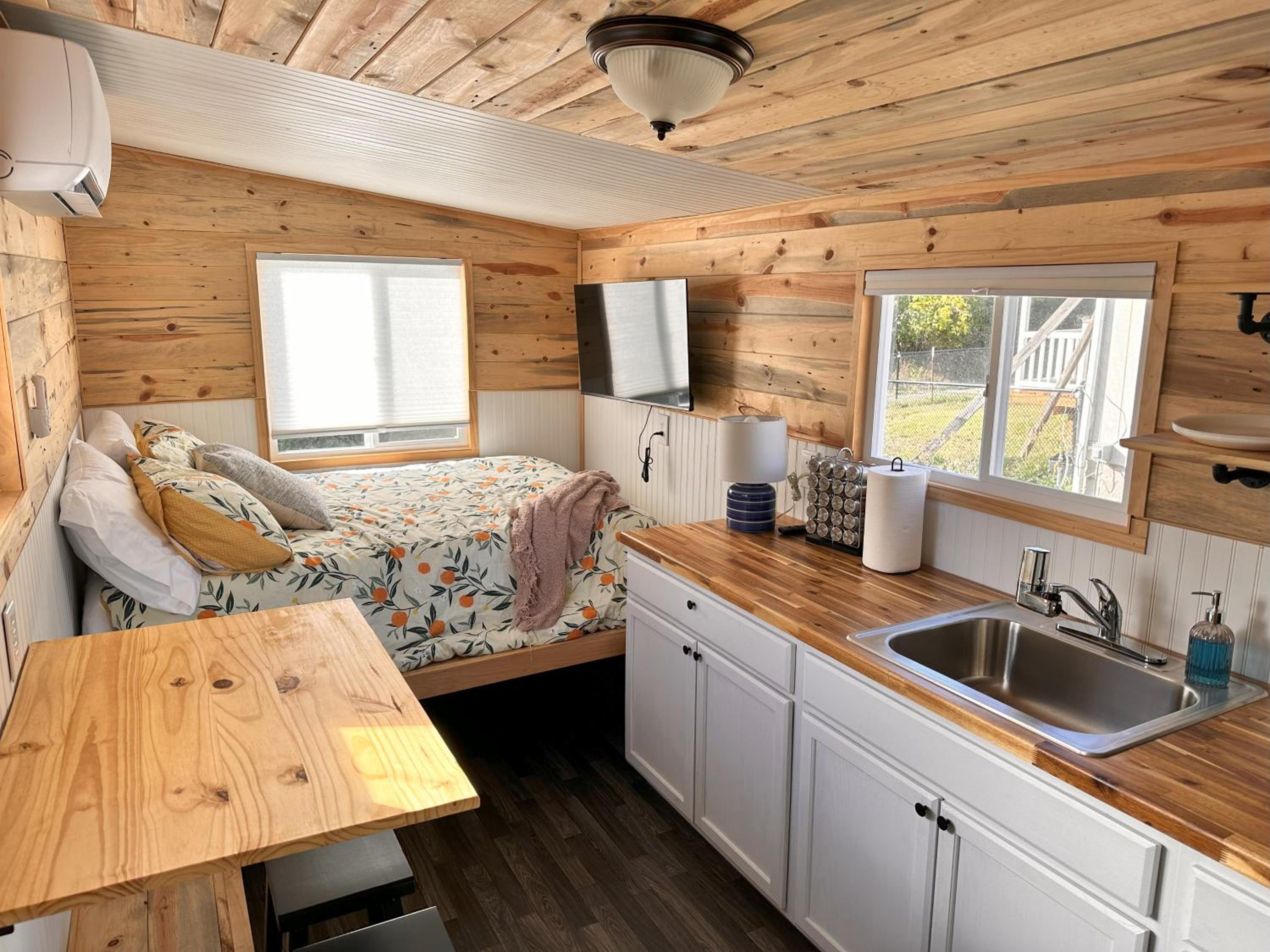 Enchanting Getaway Farmhouse And Tiny House Duo - Property Image 14