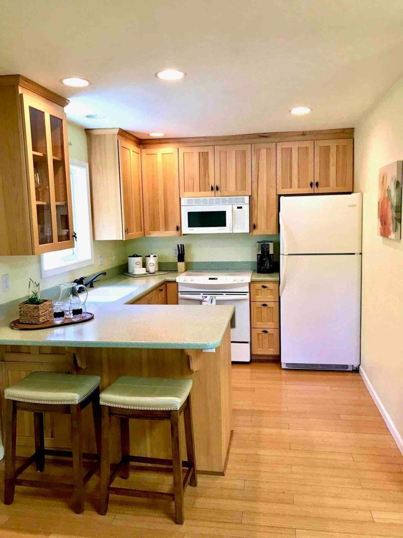 Medford Vacations - Medford Home And 2 Condos With Pool - Property Image 34