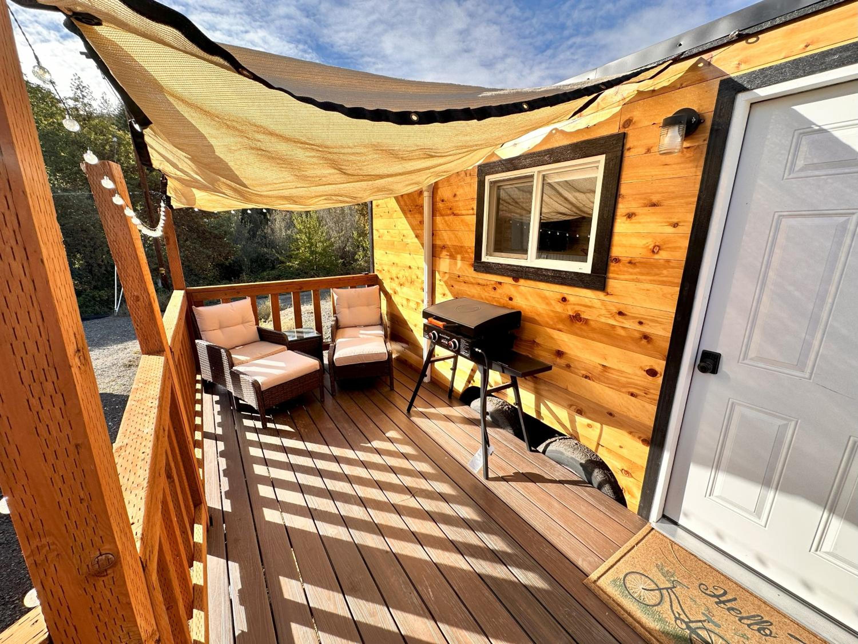 Enchanting Getaway Farmhouse And Tiny House Duo - Property Image 5