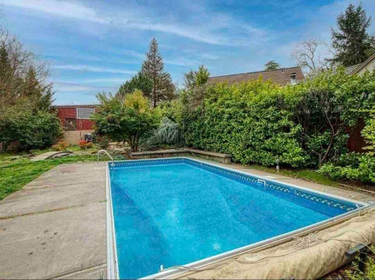 Medford Vacations - Medford Home And 2 Condos With Pool - Property Image 52