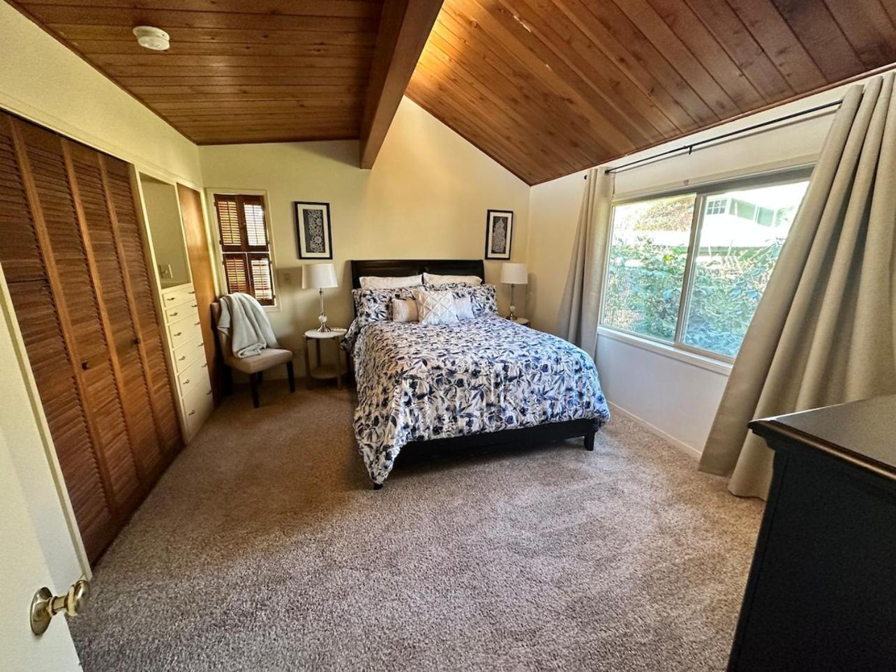 Medford Vacations - Medford Home And 2 Condos With Pool - Property Image 14