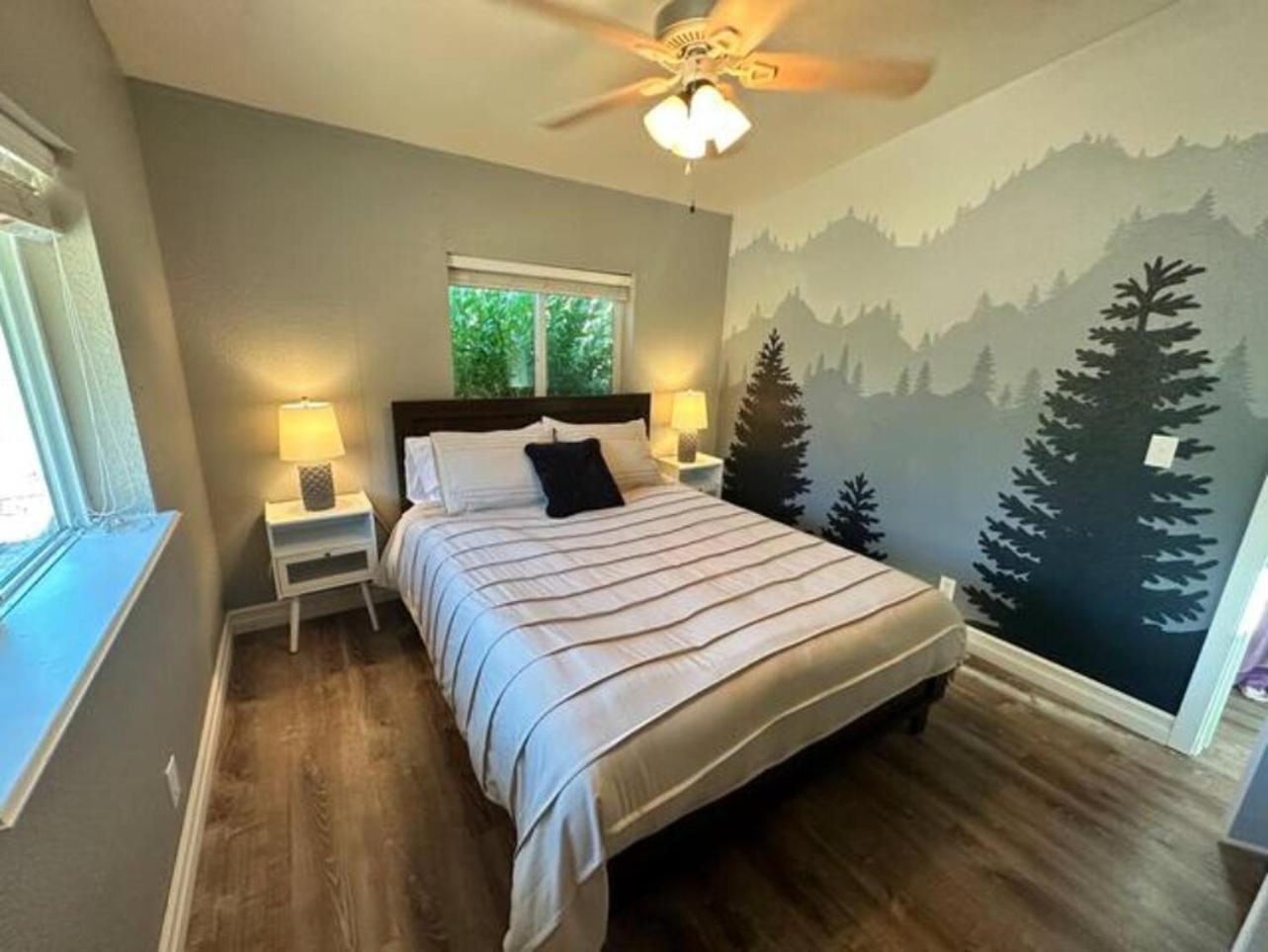 Enchanting Getaway Farmhouse And Tiny House Duo - Property Image 36