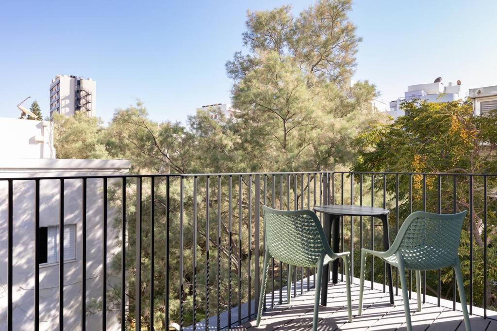 Luxury Studio Beach Flat 526 view 4