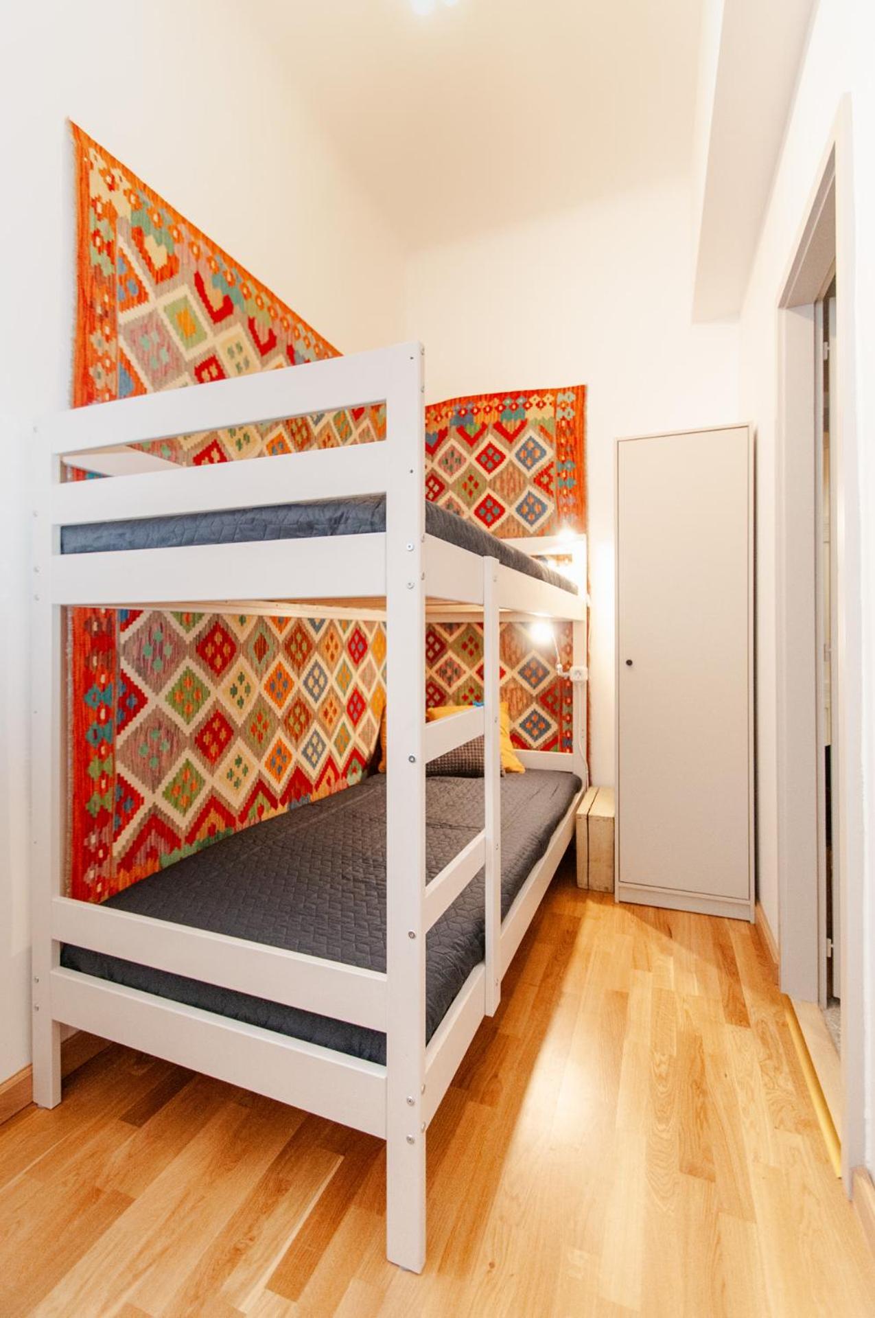Spacious family suite along river side, in the heart of Buda view 4