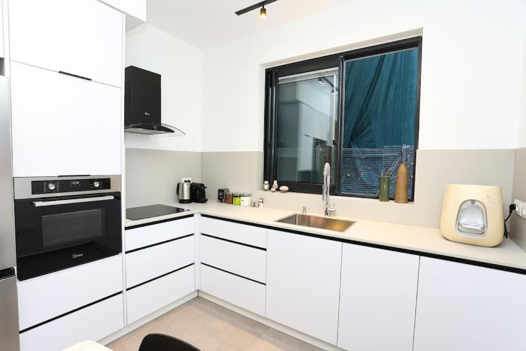 Luxury Garden 1bed Apartment view 2